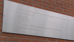 Den Haag vm Joodsch Lyceum Fisherstraat plaquette 2014