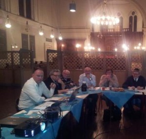 Regio-bijeenkomst in de sjoel van Zwolle met de besturen van de Joodse Gemeenten Zwolle, Leeuwarden en Groningen.